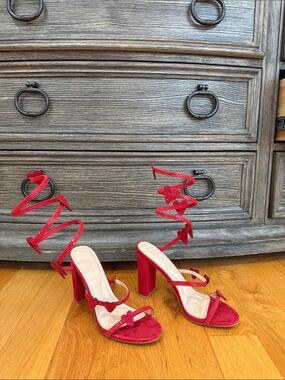 Heart high heels red 7.5